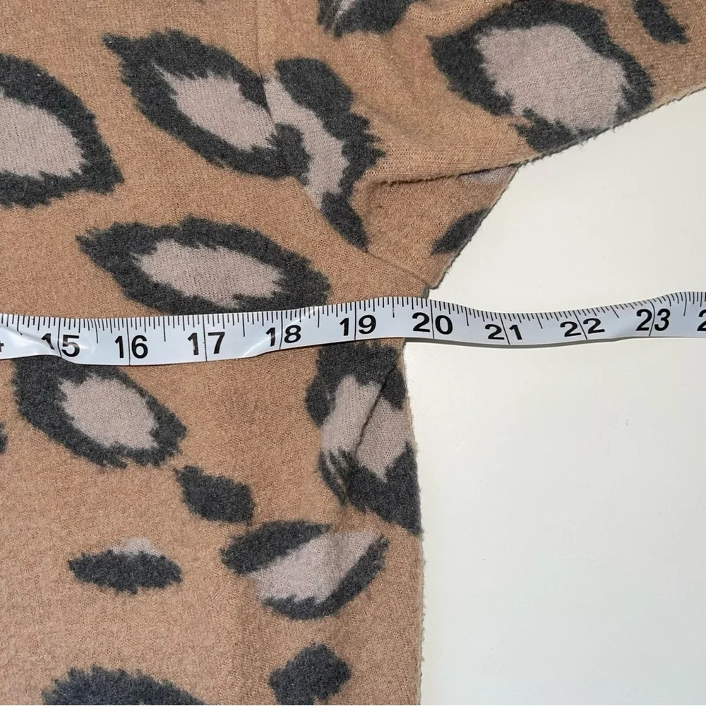 Maurices Tan & Gray Leopard Print Plush Open Fron… - image 7